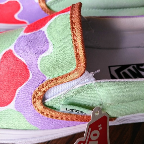Order Women's VANS classic sneakers custom 10 days - Picture 7 of 8